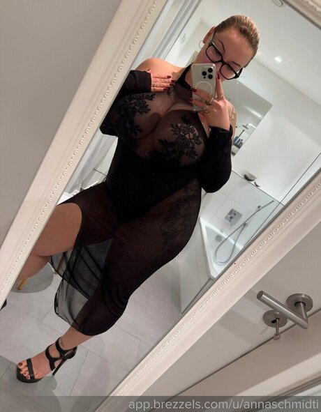 オンリーファンズを崇拝する 無料ヌード 写真