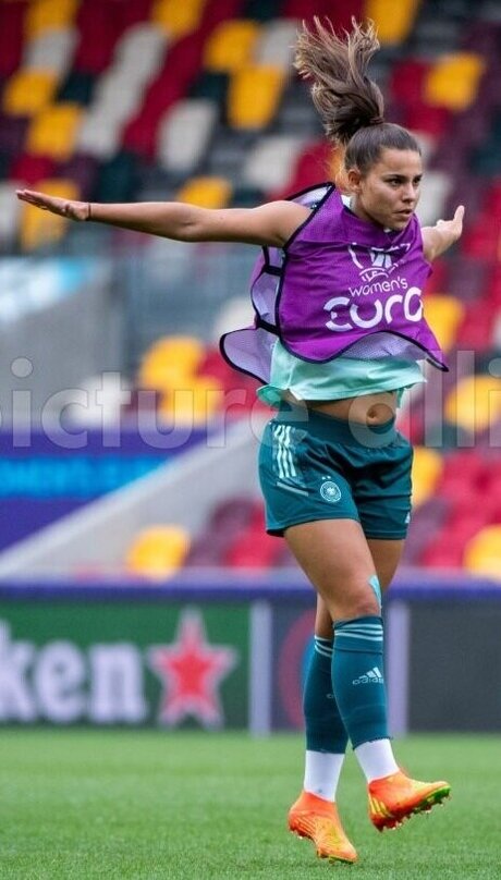 巨乳ストリップオンリーファンズ ポルノグラフィック アーカイブ