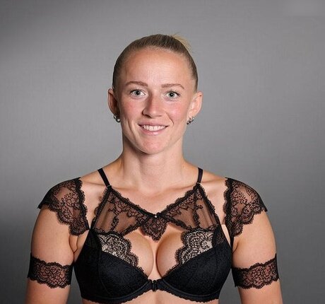 アジア人妻オンリーファンズ ホットポルノ 画像