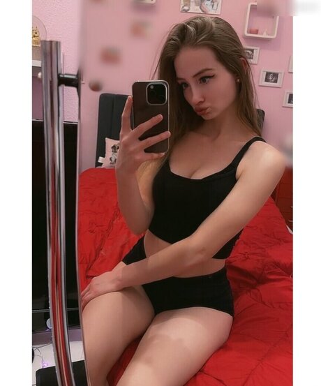 ティーンウェブカメラオンリーファンズ えろ 写真