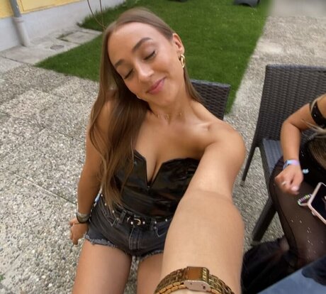 熟女オナニーオンリーファンズ ホットセクシー 写真