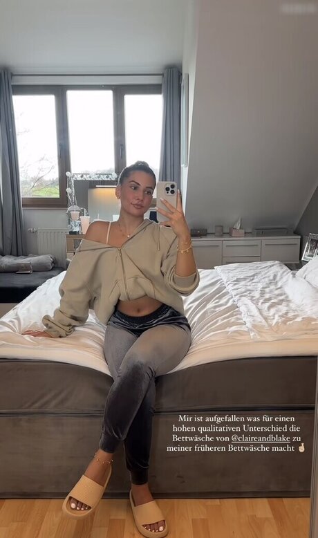 Sarah anca ヌードのポルノスター ギャラリー