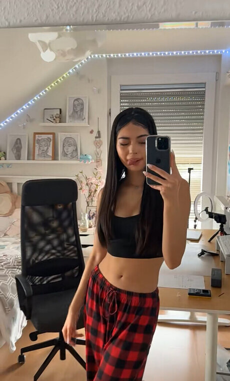 Dani Klieber 裸のスター 画像