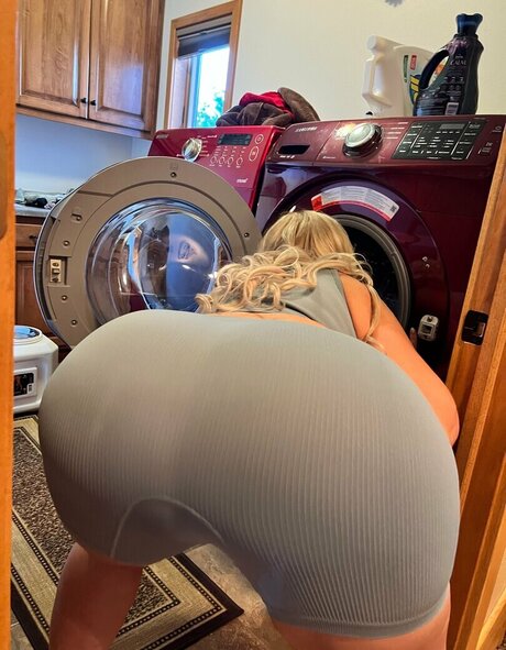 Lila Lovely ポルノモデル 写真