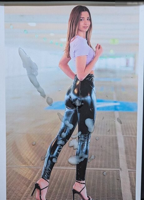 ティーンレズビアンオンリーファンズ アート裸 ギャラリー