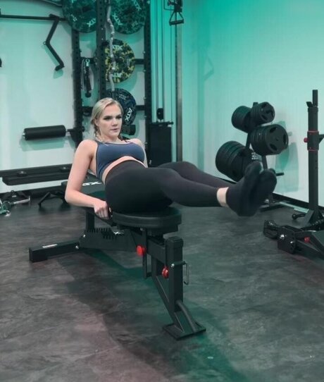 アジアンバニーオンリーファンズ ホット 画像