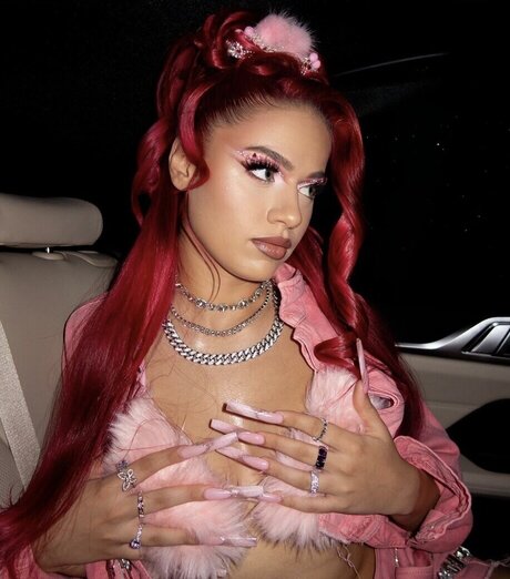 かわいいブロンドのオンリーファンズ ポルノ 写真