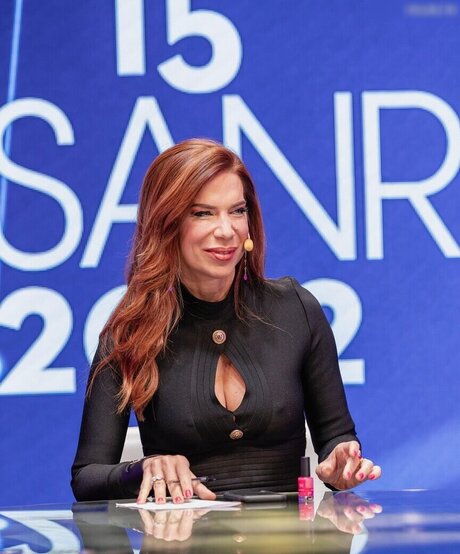 レズビアンマッサージオンリーファンズ 無料 画像