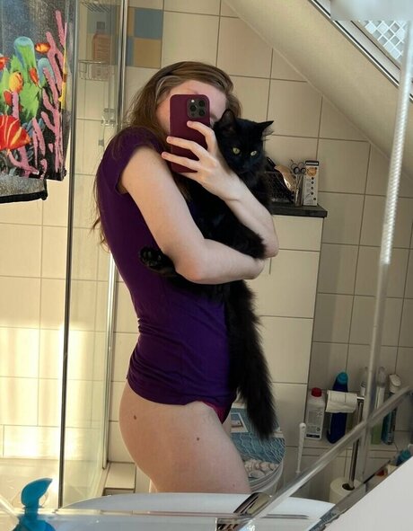 ぽっちゃり妊婦オンリーファンズ ポルノ 画像