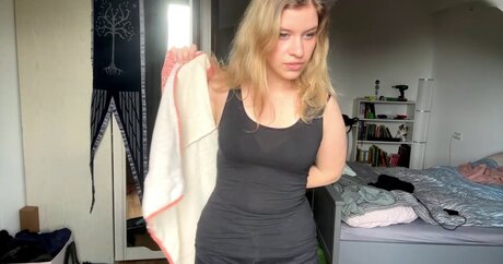 FormulaLena セックス女優 写真