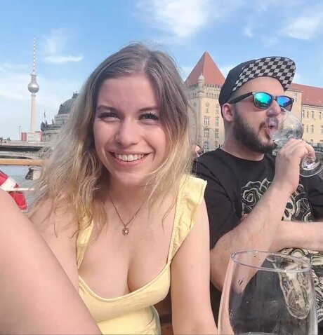 FormulaLena ポルノモデル 写真