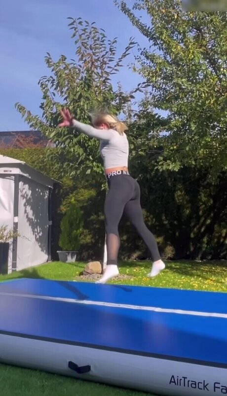 Itsmisabell セクシーモデル 写真