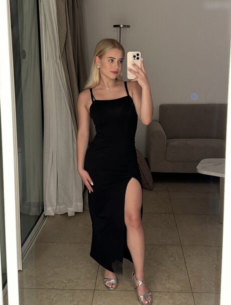 ぽっちゃりティーンオンリーファンズ ホット裸 写真