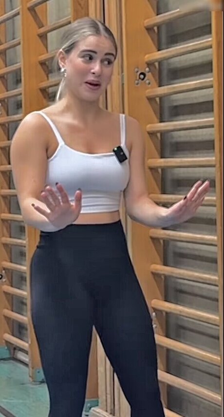 ランジェリーヌードオンリーファンズ 裸 写真