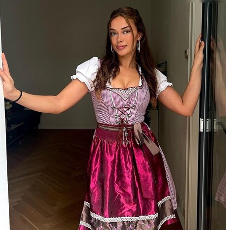 アジア人ニューハーフオンリーファンズ ポルノグラフィック 画像