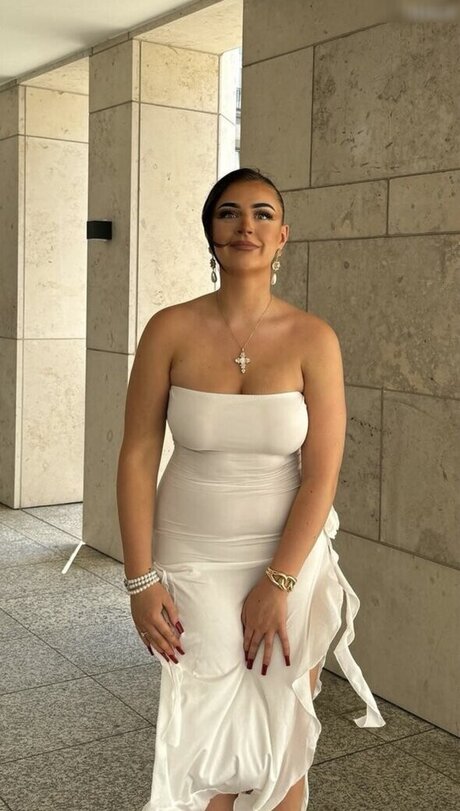 中出し 主観 オンリーファンズ ホット 写真