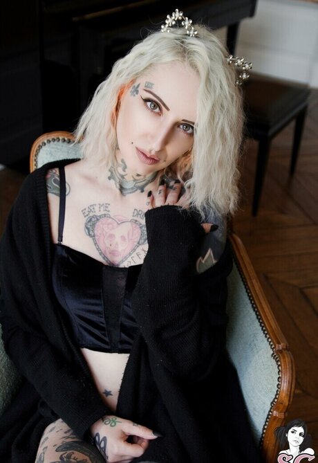 gladycesuicide ポルノモデル アーカイブ