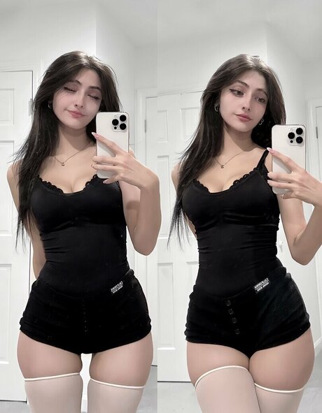 Kitirina ポルノスター 裸 写真