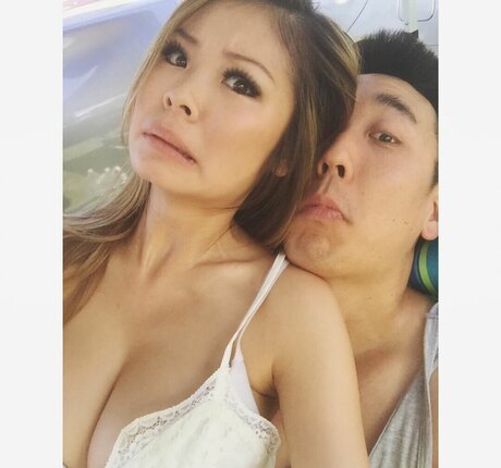 Maggie Sin ポルノスター セックス 写真