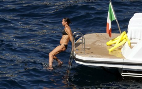 Jennifer Connelly ヌードモデル 写真