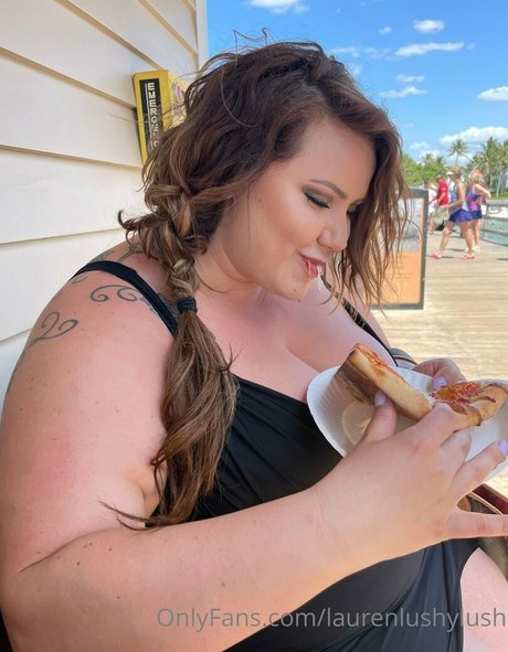 lushie lauren かわいいスター 画像