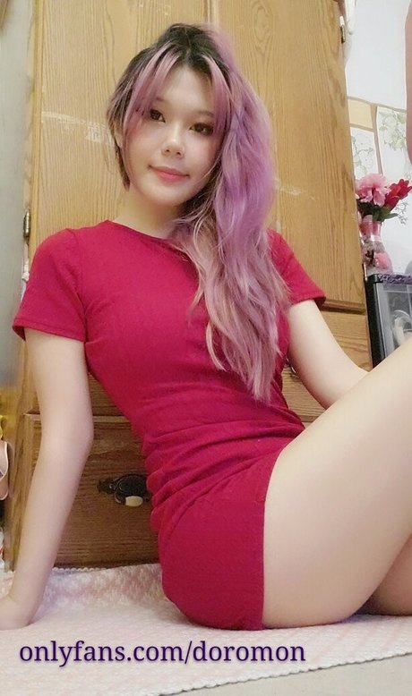 いちごミルクオンリーファンズ ホットセクシー 写真