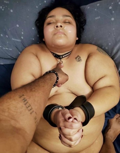 thckslutgoddess セクシー女優 画像