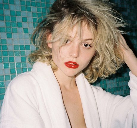 セーリングオンリーファンズ アート裸 写真