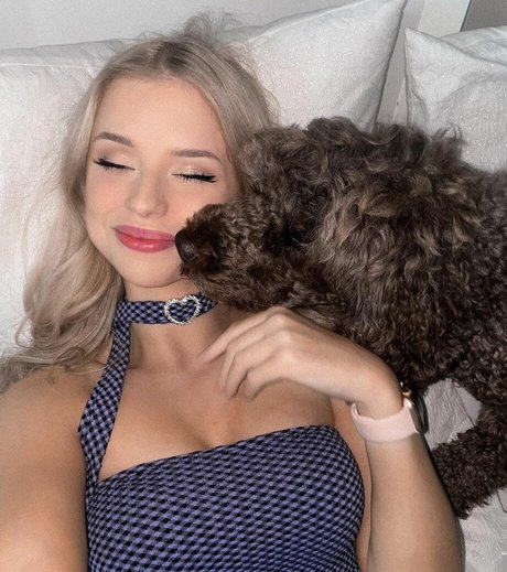 大学のアジア人オンリーファンズ ホットヌード 写真