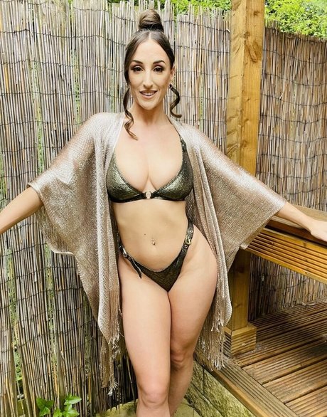 巨乳カップルオンリーファンズ HD 写真