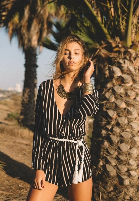 黒人女性のオンリーファンズ ポルノグラフィック 写真