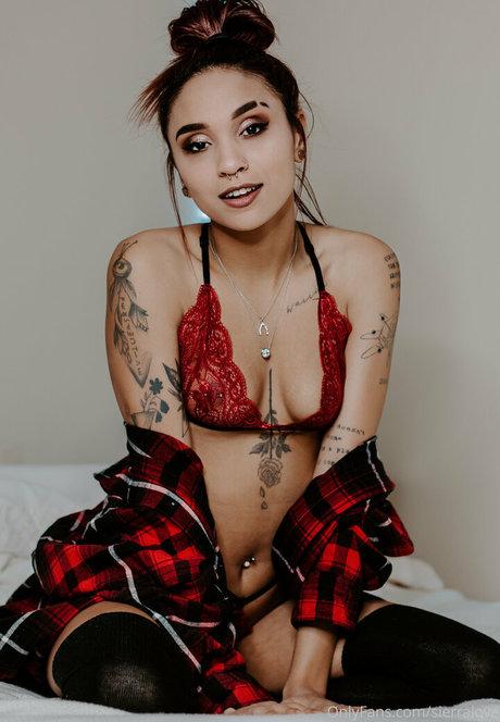 Sierra Love ポルノスター ホット 写真