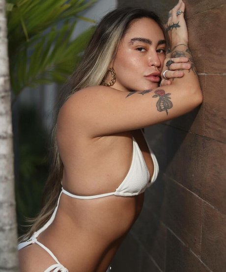 アメリカのオンリーファンズ 美しい裸 画像