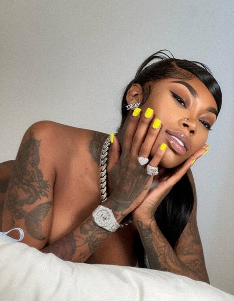 Asian Doll トップスター 写真