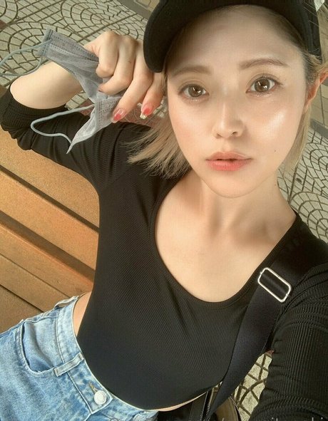 azusaitagaki エロティックモデル 写真