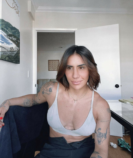 黒人ティーンオンリーファンズ ホット裸 写真