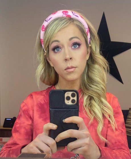 Lindsey Stirling ポルノスター ホット 写真
