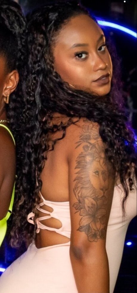 トランス熟女オンリーファンズ えろた 写真