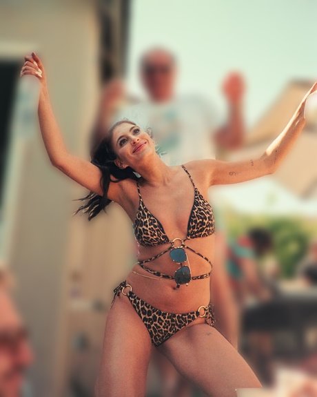 Ariana Basseri かわいいスター 写真