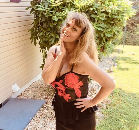 貞操帯オンリーファンズ ポルノグラフィック 写真