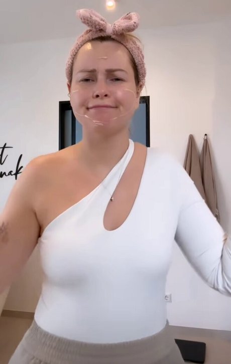 曲線美のxxx オンリーファンズ ホット 画像