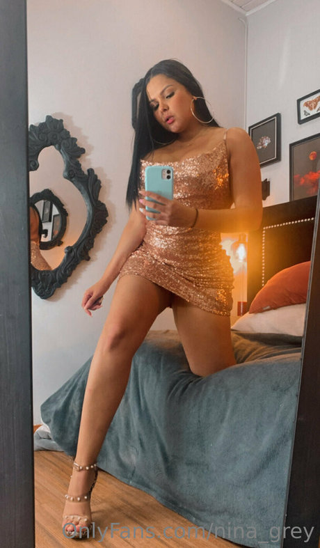 濃厚なヌードオンリーファンズ ポルノ 写真