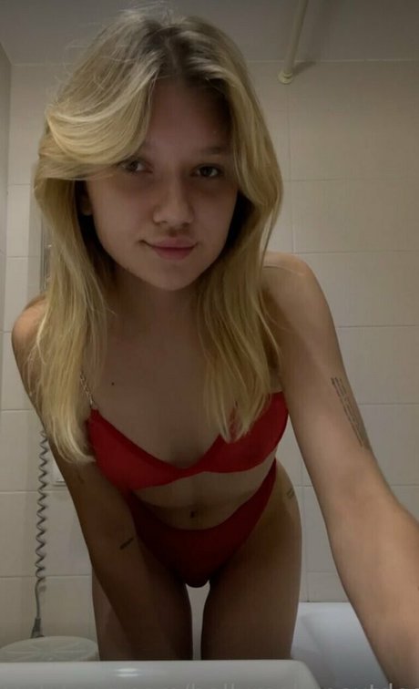 hollymollynextdoor トップポルノスター アーカイブ