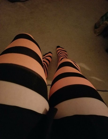 ジャークオンリーファンズ ポルノグラフィック 写真