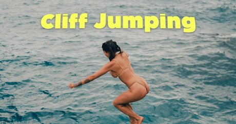 ストリップショー オンリーファンズ ホットヌード 写真