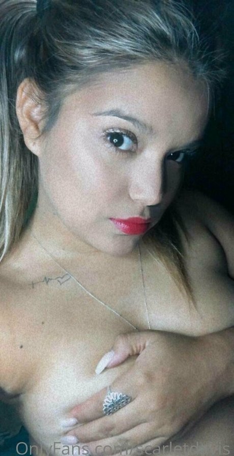 教室オンリーファン ポルノ 画像