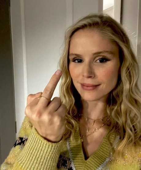 巨乳オナニーオンリーファンズ ホット裸 写真