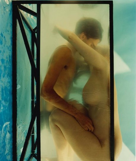 アナルファックオンリーファンズ アダルト 写真