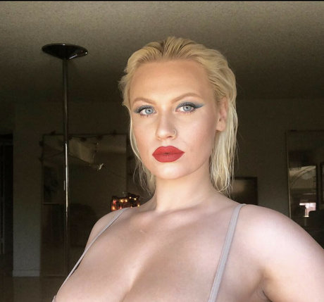 BabyyLiv 無料モデル 写真