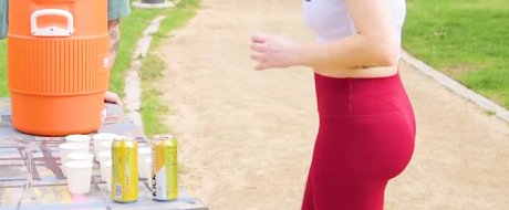 Courtney Miller 裸のスター 写真